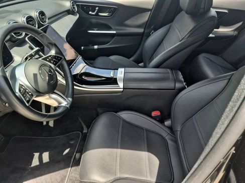 Used 2025 Mercedes-Benz C 300 Sedan image 25