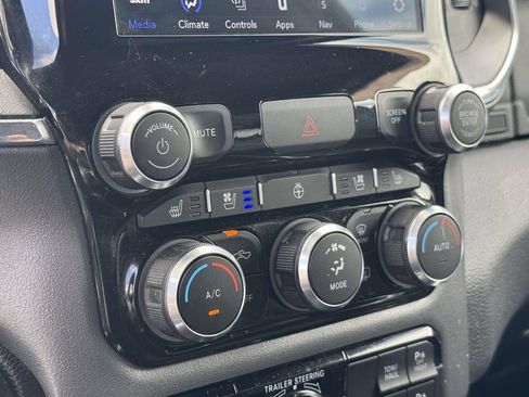 Used 2021 RAM 1500 Laramie w/ Sport Appearance Package AWD/4WD image 19