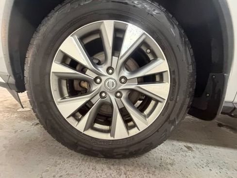 Used 2015 Nissan Murano S w/ Navigation Package AWD/4WD image 12