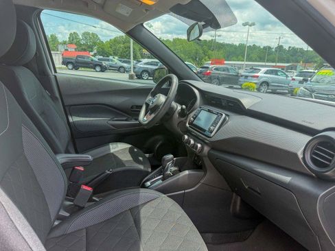 Used 2020 Nissan Kicks S FWD image 18