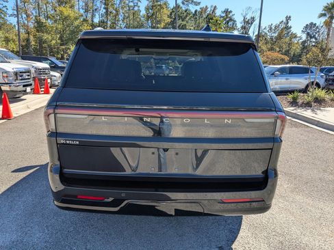 Certified 2025 Lincoln Navigator Reserve image 6