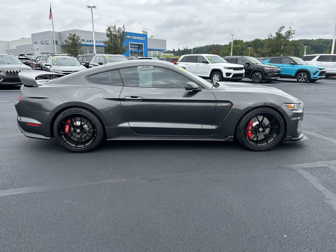 Used 2018 Ford Mustang Shelby GT350R w/ GT350R Equipment Group 920A RWD image 8