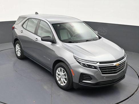 Used 2023 Chevrolet Equinox LS FWD image 19
