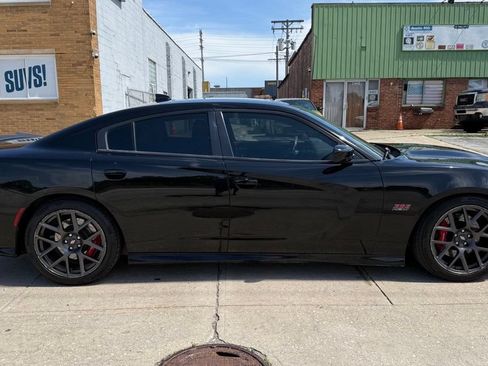 Used 2017 Dodge Charger R/T Scat Pack RWD image 5