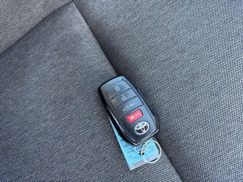 Used 2025 Toyota Camry LE image 3