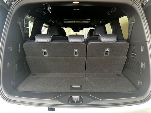 New 2026 INFINITI QX80 4WD image 9
