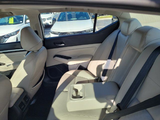Used 2023 Nissan Altima 2.5 SL FWD image 12