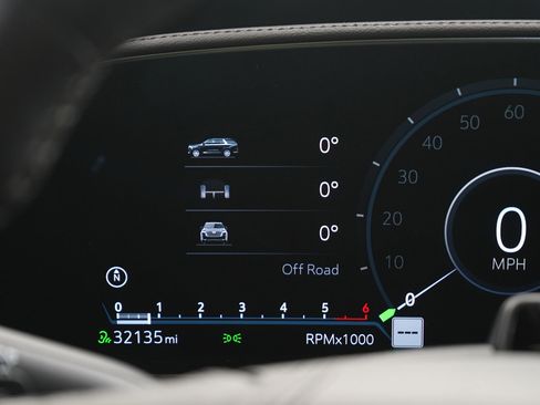 Used 2024 Cadillac Escalade ESV Sport Platinum w/ LPO, ONYX Package image 31