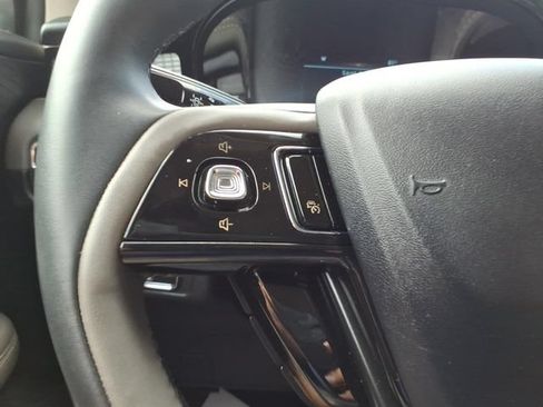 Used 2023 Lincoln Corsair AWD w/ Equipment Group 101A image 14