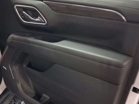 Used 2024 Chevrolet Tahoe Z71 w/ Luxury Package AWD/4WD image 24