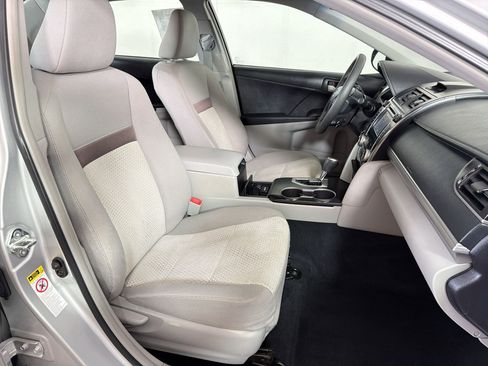 Used 2012 Toyota Camry LE FWD image 24