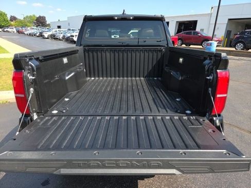 Used 2026 Toyota Tacoma SR5 AWD/4WD image 23