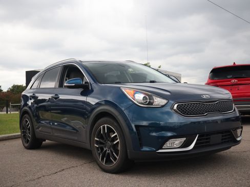 Used 2018 Kia Niro Touring FWD image 7