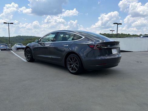 Used 2018 Tesla Model 3 Long Range RWD image 3