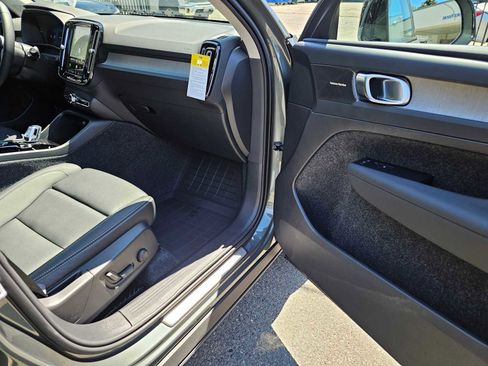 Certified 2024 Volvo XC40 B5 Ultimate w/ Protection Package Premier AWD/4WD image 9