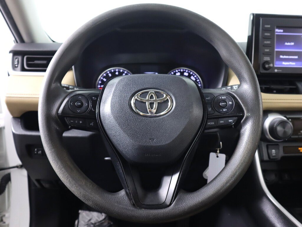 Used 2021 Toyota RAV4 LE FWD image 11