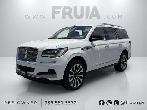 Used 2023 Lincoln Navigator Reserve AWD/4WD image 1