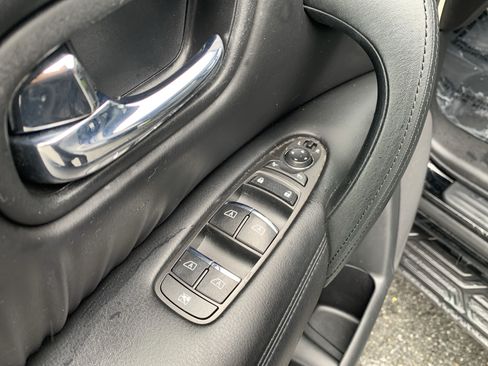 Used 2021 Nissan Armada SV AWD/4WD image 15