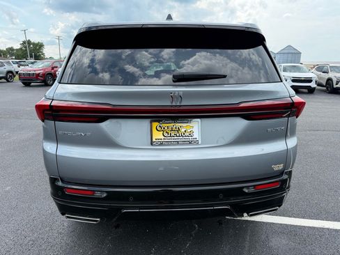Used 2025 Buick Enclave Sport Touring w/ LPO, Floor Liner Package FWD image 4