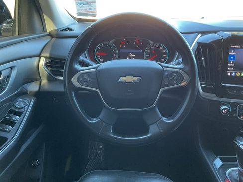 Used 2020 Chevrolet Traverse LT image 12