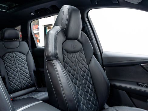 Used 2023 Audi SQ7 Prestige image 22