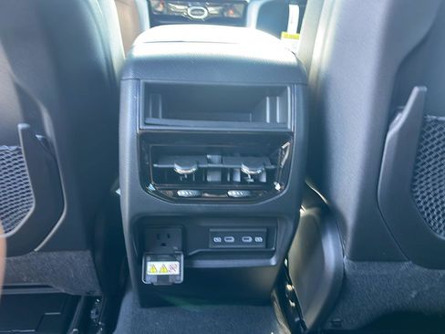 New 2026 Jeep Grand Cherokee Altitude AWD/4WD image 27