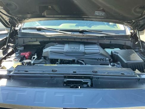 Used 2024 Nissan Titan SV w/ SV Convenience Package image 17