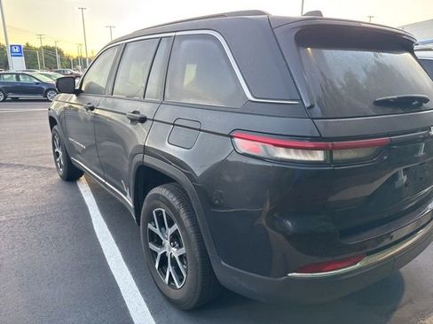 Used 2025 Jeep Grand Cherokee Limited RWD image 8