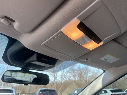 Used 2023 Nissan Rogue S image 19