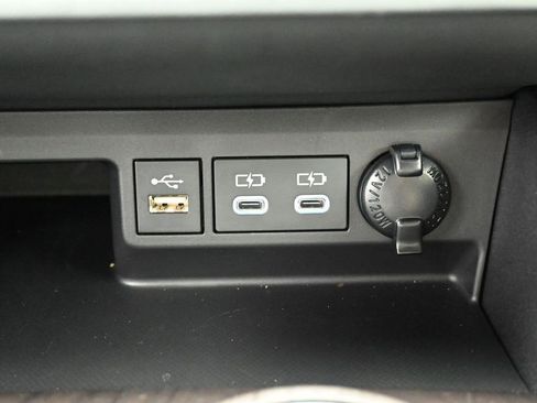 Certified 2025 Toyota Highlander Platinum image 24