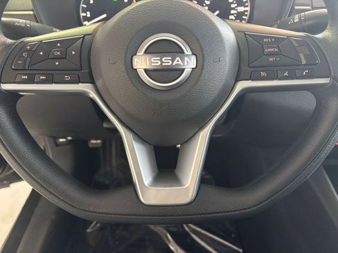 Used 2025 Nissan Altima 2.5 SV image 29