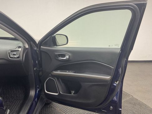 Used 2018 Jeep Compass Limited AWD/4WD image 22