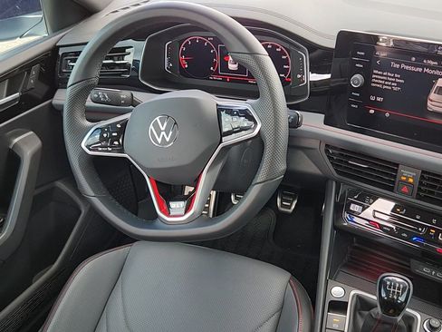 Used 2025 Volkswagen Jetta GLI Autobahn FWD image 5