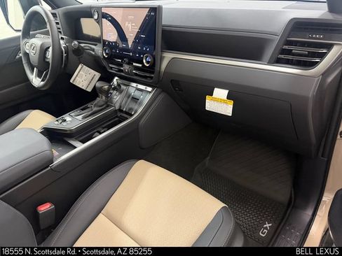 Used 2026 Lexus GX 550 AWD/4WD image 11