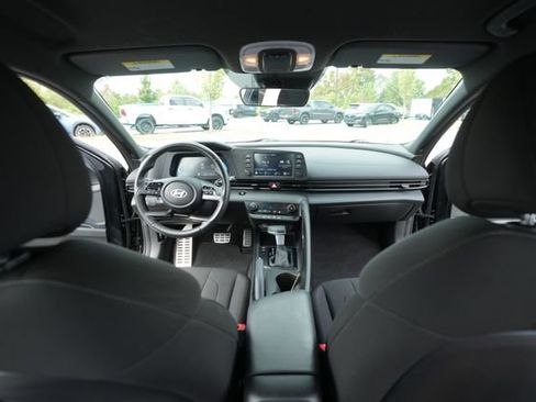 Used 2025 Hyundai Elantra Sport FWD image 25