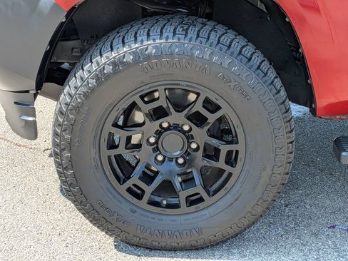 Used 2019 Toyota Tacoma SR AWD/4WD image 14
