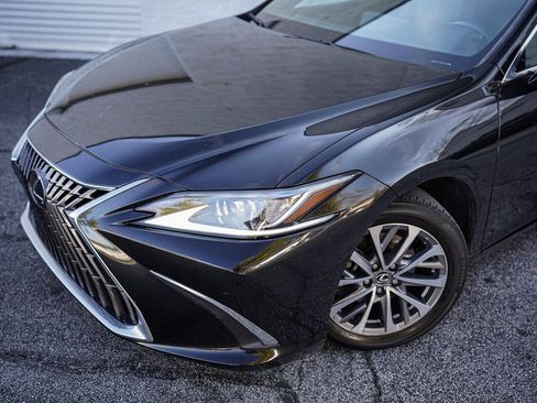 Used 2023 Lexus ES 350 image 2