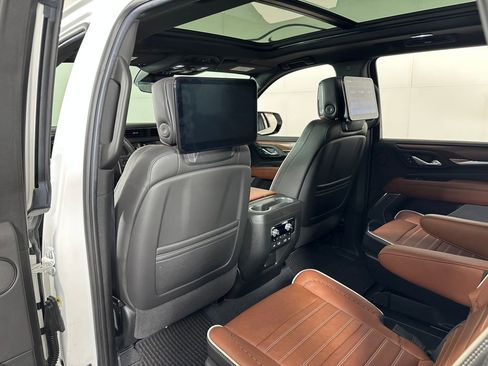 Used 2023 GMC Yukon Denali Ultimate image 21
