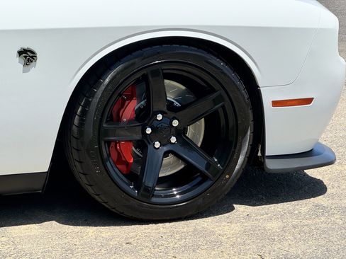Used 2017 Dodge Challenger SRT Hellcat RWD image 27