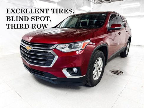 Used 2021 Chevrolet Traverse LT FWD image 1