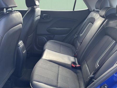Certified 2023 Hyundai Venue Limited FWD image 20