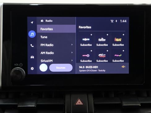 Used 2025 Toyota RAV4 XLE FWD image 19