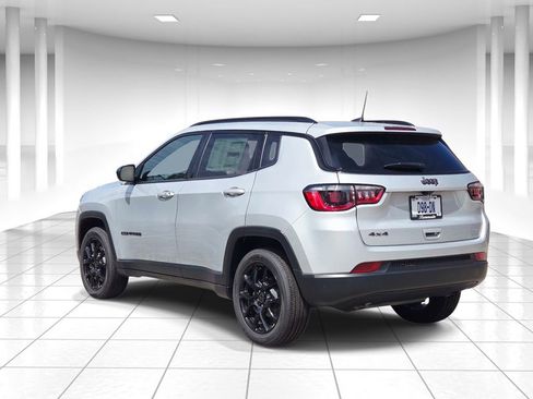 Certified 2025 Jeep Compass Latitude w/ Sun & Sound Group image 5