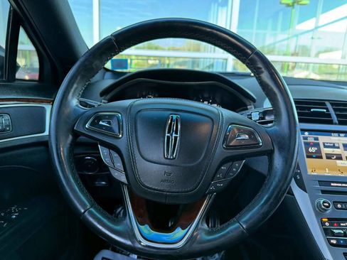 Used 2018 Lincoln MKZ Select w/ Select Plus Package AWD/4WD image 16