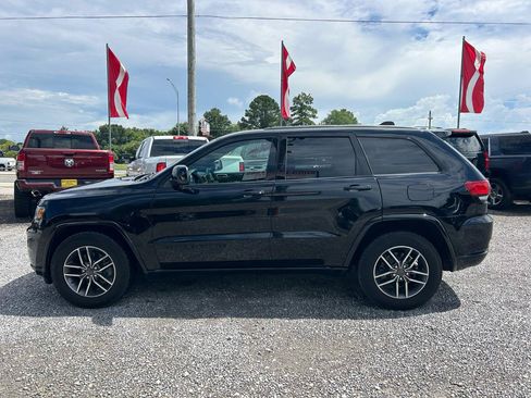 Used 2019 Jeep Grand Cherokee Altitude RWD image 18