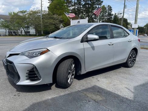 Used 2017 Toyota Corolla SE w/ Carpet Mat Package (TMS) FWD image 4