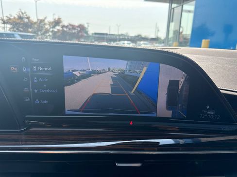 Used 2023 Cadillac Escalade Premium Luxury AWD/4WD image 30