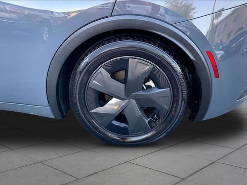 Used 2025 Toyota Prius LE FWD image 11