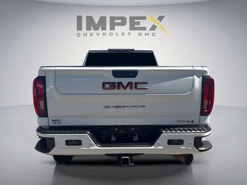 Used 2021 GMC Sierra 2500 AT4 w/ AT4 Premium Plus Package AWD/4WD image 4