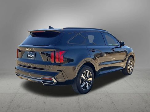 Certified 2022 Kia Sorento S w/ Panoramic Sunroof Package image 6